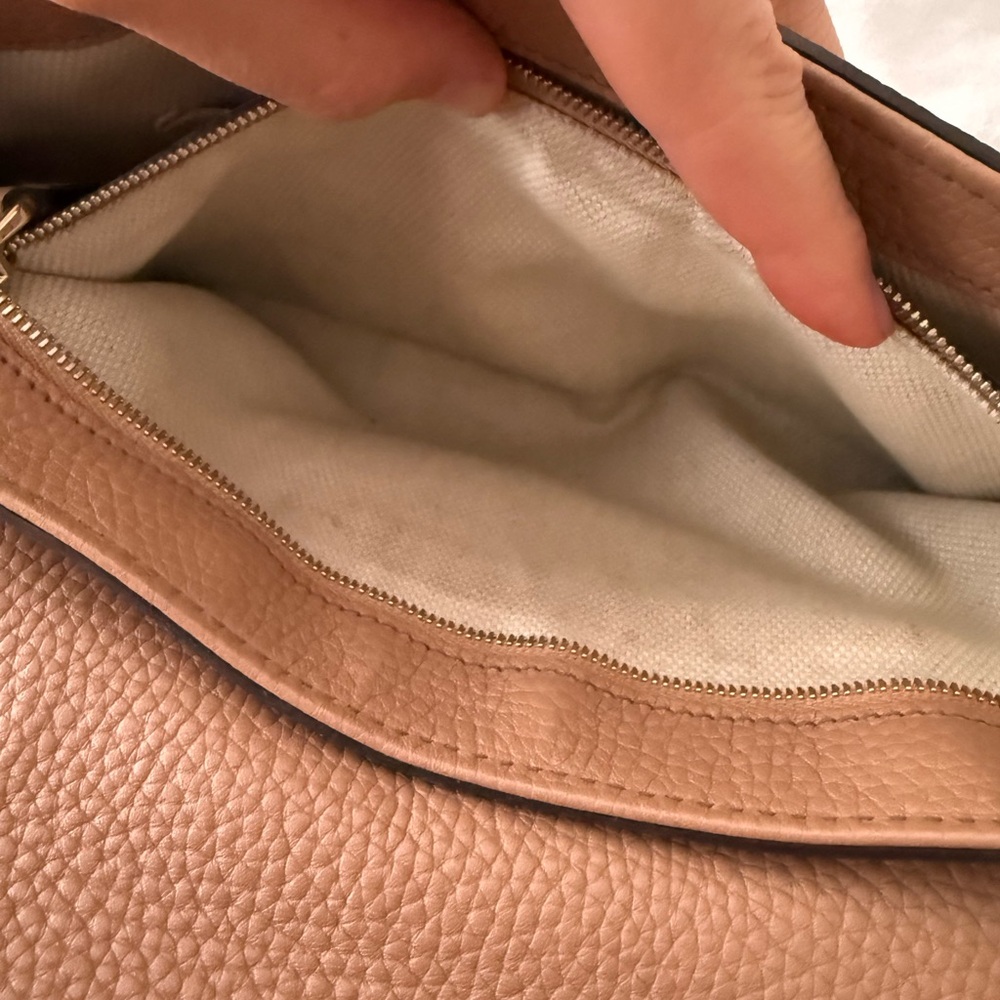 Gucci Beige Leather Chain Crossbody with Tassel - Picture 8 of 9